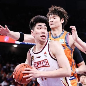 万博体育官方网站-外援谁难防？余嘉豪提奥卡福，程帅澎认可亚当斯，王奕博提两人